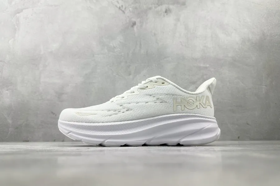 ONE ONE ifton 9 White Sneaker