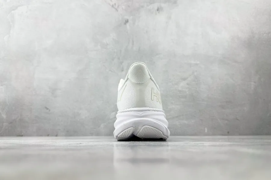 ONE ONE ifton 9 White Sneaker
