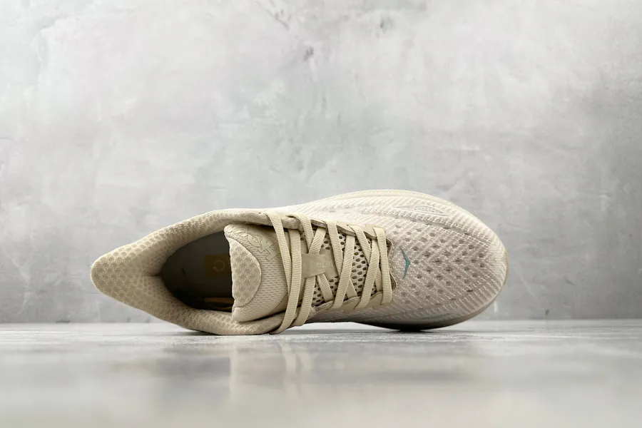 ONE ONE ifton 9 in Light Brown