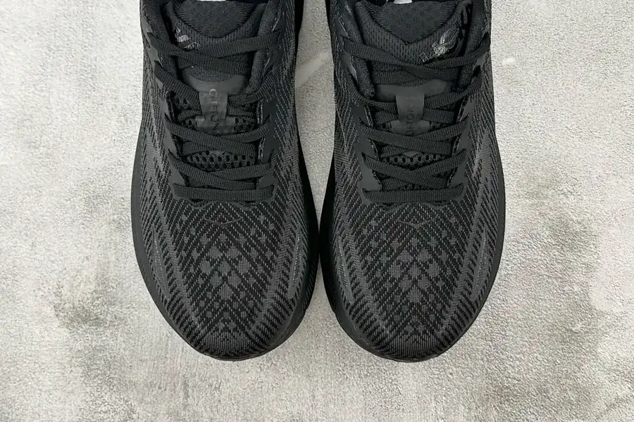 One One ifton 9 in Black