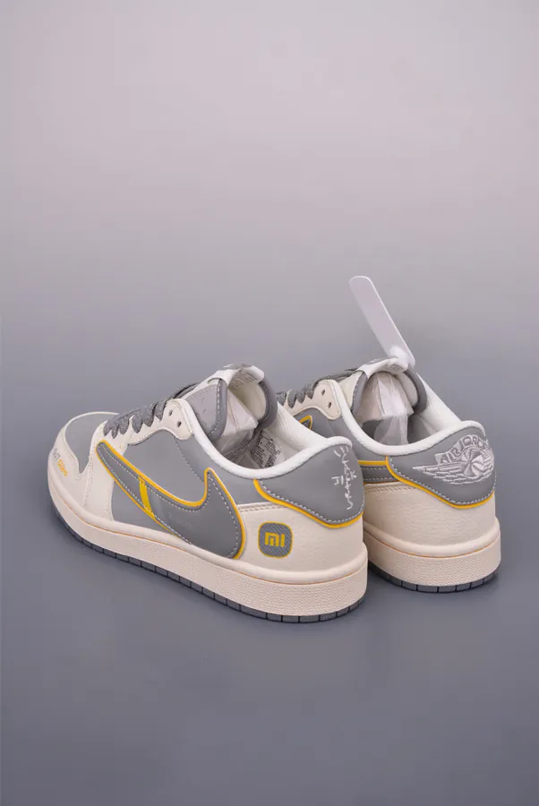 Fraent x Travis Scott x Xiaomi Su7 1 Low Triple Collaboration