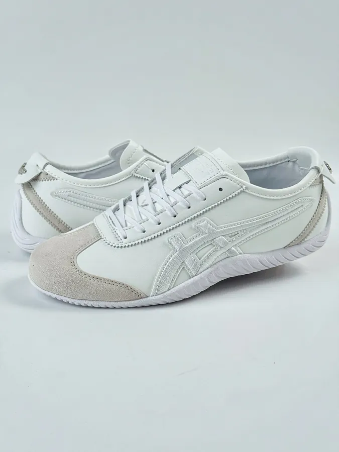 Onitsuka Tiger SCLAW Retro Minimalist Sneaker