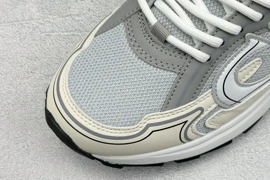 DIO B30 Low Top Sneaker Classic Dad Style