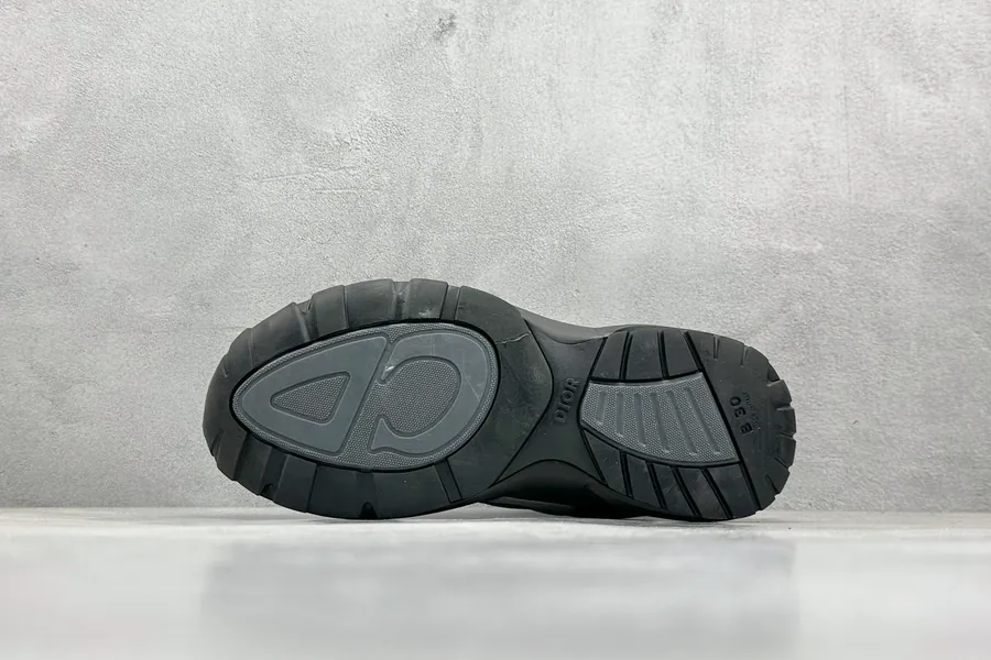 DIO B30 Low Top Sneaker Classic Dad Style