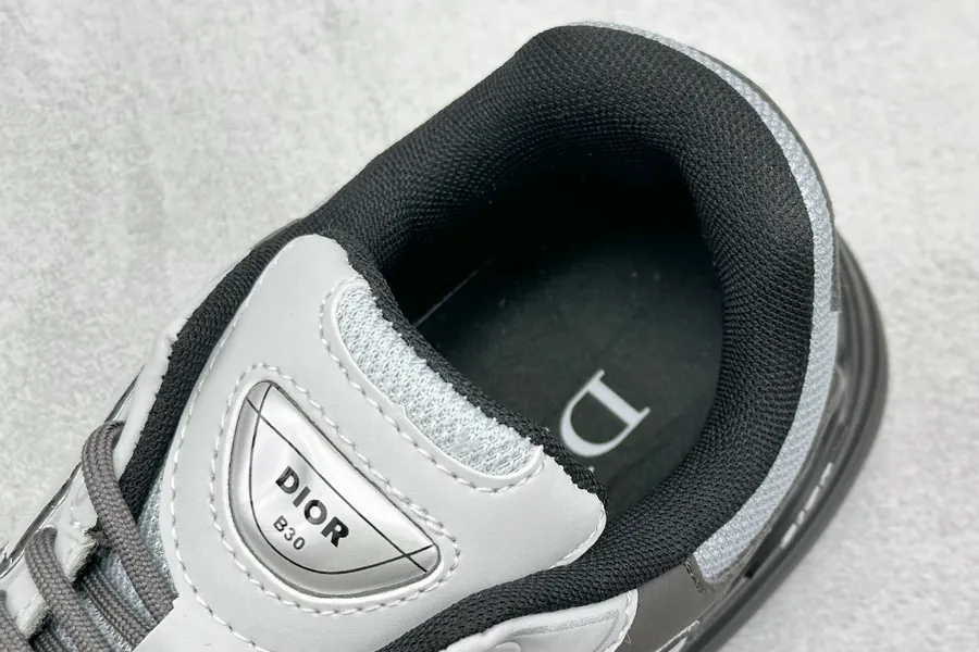 DIO B30 Low Top Sneaker Classic Dad Style