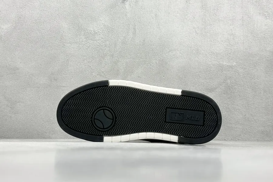 MLB NY Print Sneaker Exclusive Original