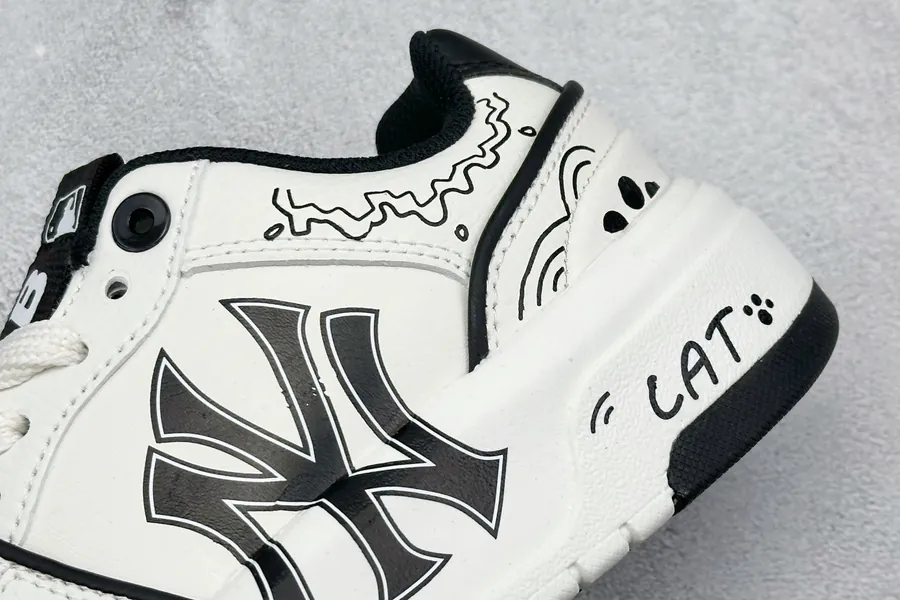 MLB NY Print Sneaker Exclusive Original