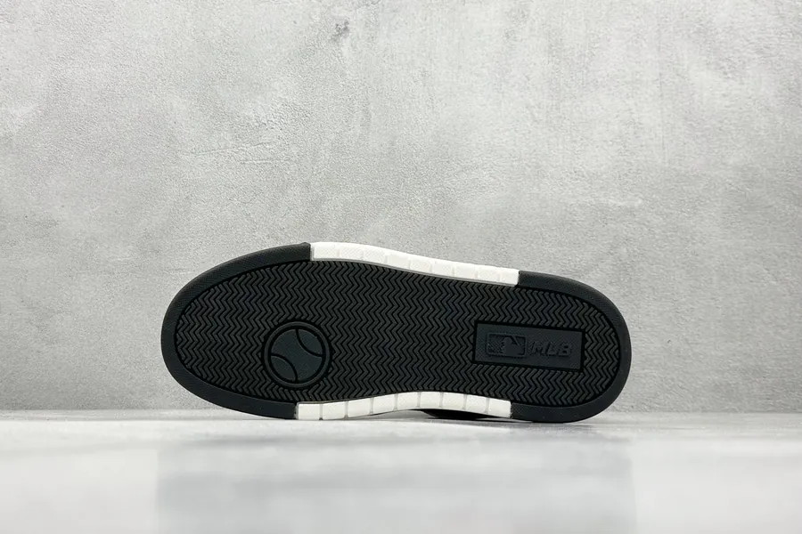 MLB NY Print Sneaker Exclusive Original