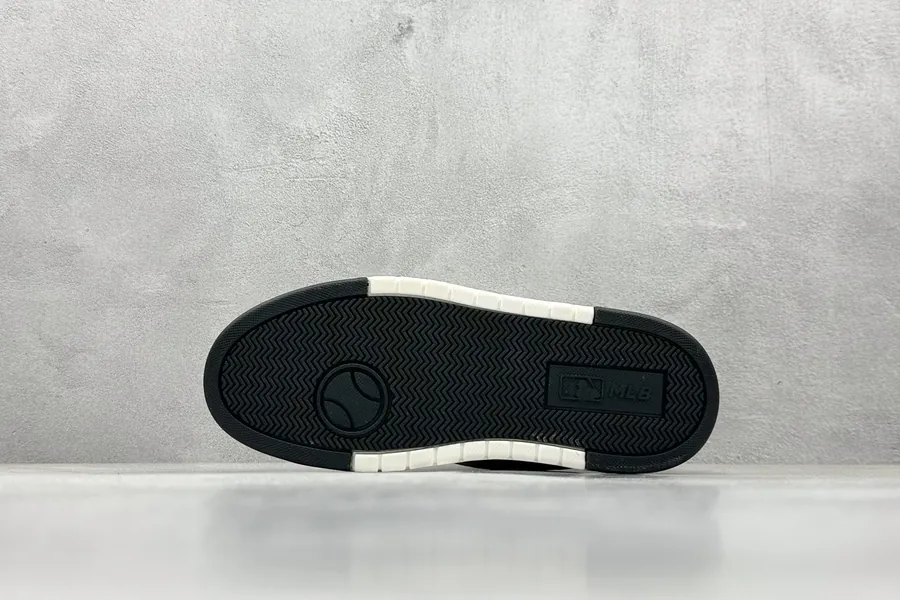 MLB NY Print Sneaker Exclusive Original