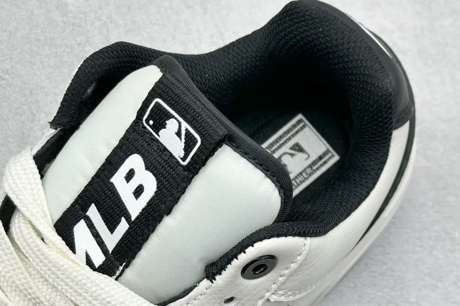 MLB NY Print Sneaker Exclusive Original