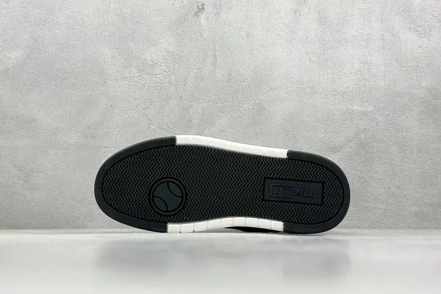 MLB NY Print Sneaker Exclusive Original