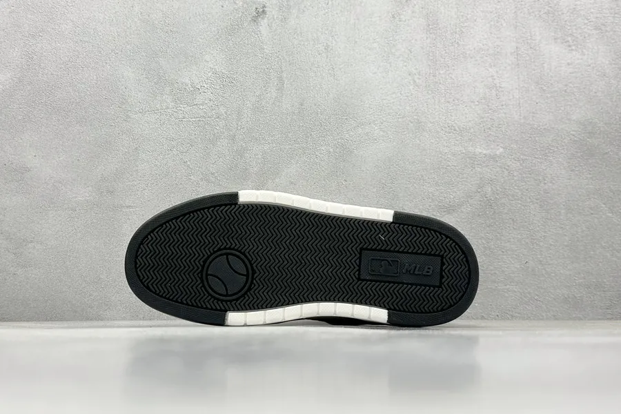 MLB NY Print Sneaker Exclusive Original