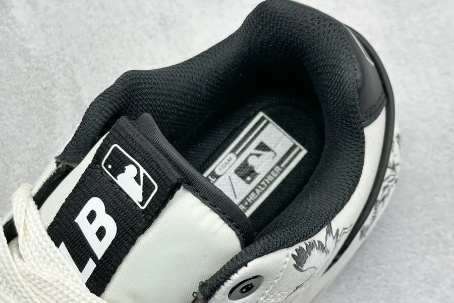 MLB NY Print Sneaker Exclusive Original