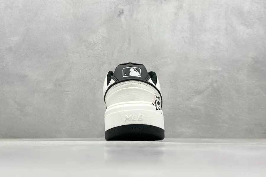 MLB NY Print Sneaker Exclusive Original