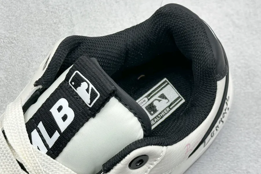 MLB NY Print Sneaker Exclusive Original