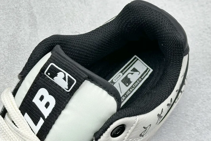 MLB NY Print Sneaker Exclusive Original