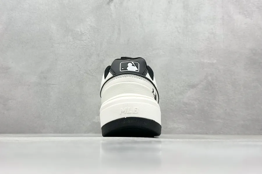 MLB NY Print Sneaker Exclusive Original