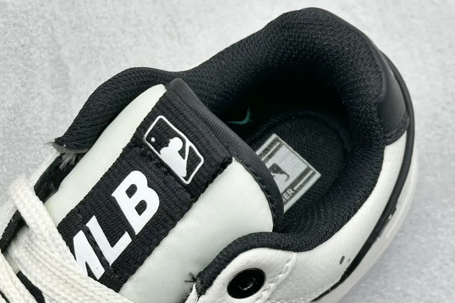 MLB NY Print Sneaker Exclusive Original