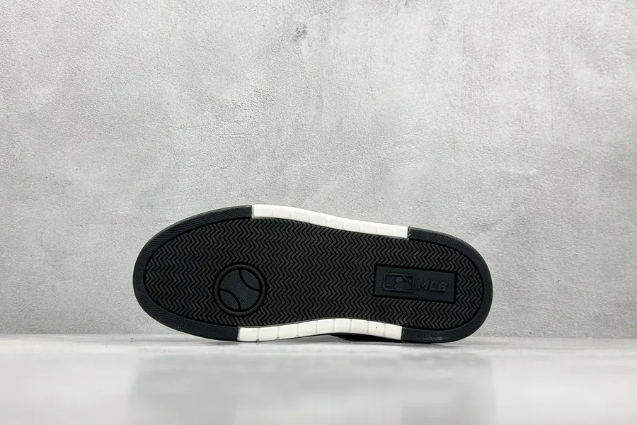 MLB NY Print Sneaker Exclusive Original