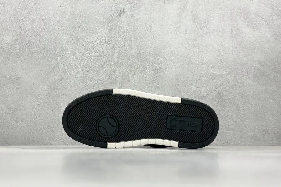 MLB NY Print Sneaker Exclusive Original