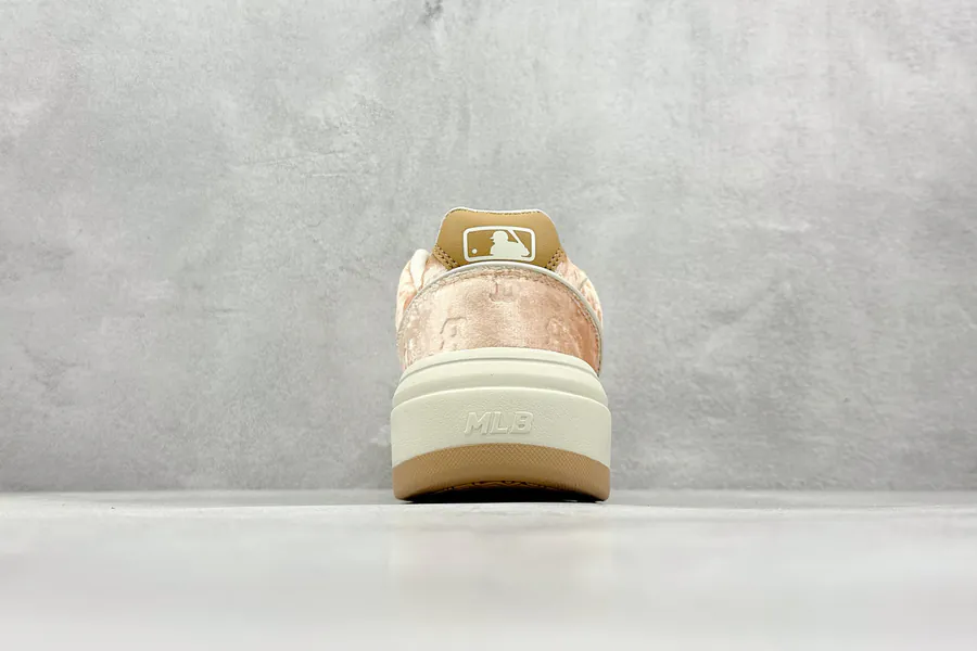 MLB Chunky Liner Low Top Sneaker