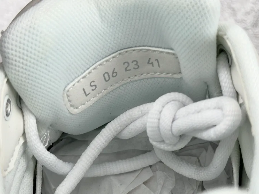 DIO White Leather Shoe