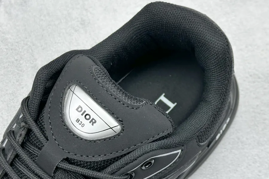 DIO B30 Low Top Sneaker Classic Dad Shoes with Retro Style