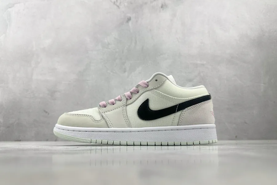 Jordan Air Jordan 1 in Barely Green and Tiffany Pink