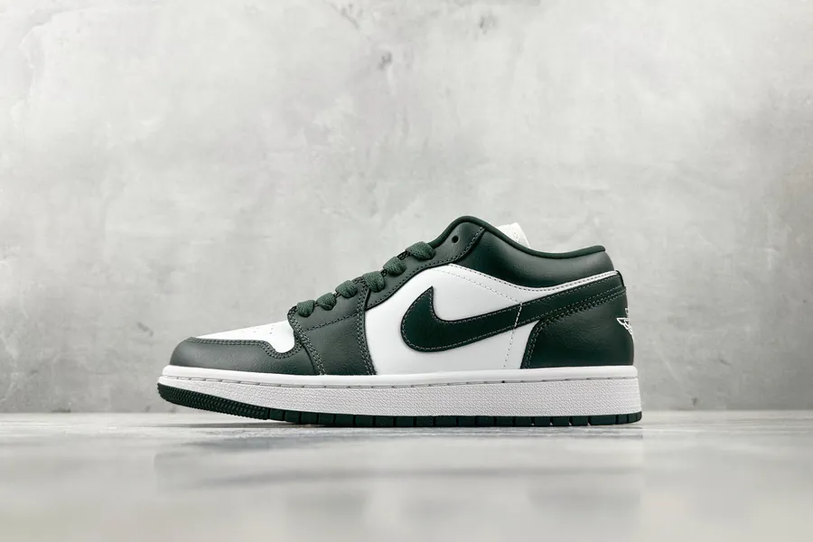 Jordan Air Jordan 1 Low in White Olive