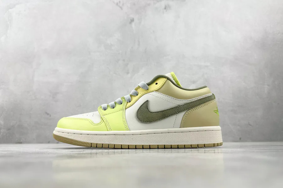 Jordan Air Jordan 1 Low in Green and White