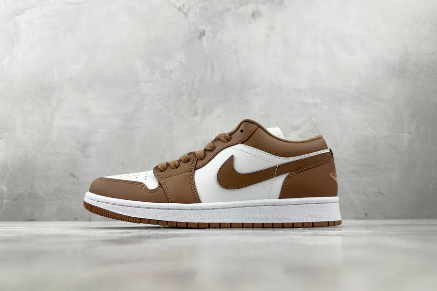 Jordan Air Jordan 1 Low in White Brown