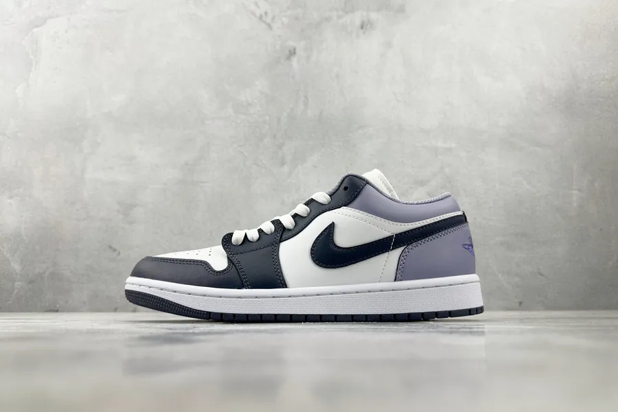 Jordan Air Jordan 1 Low in Purple and White