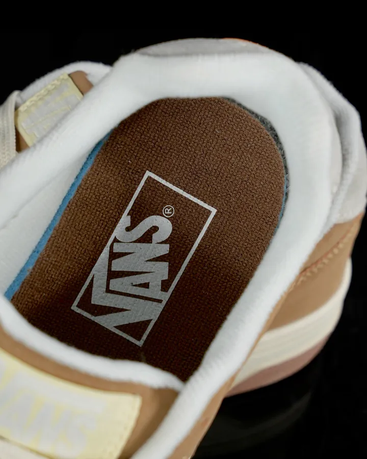 VAN Upland Brown Vintage Style Sneaker