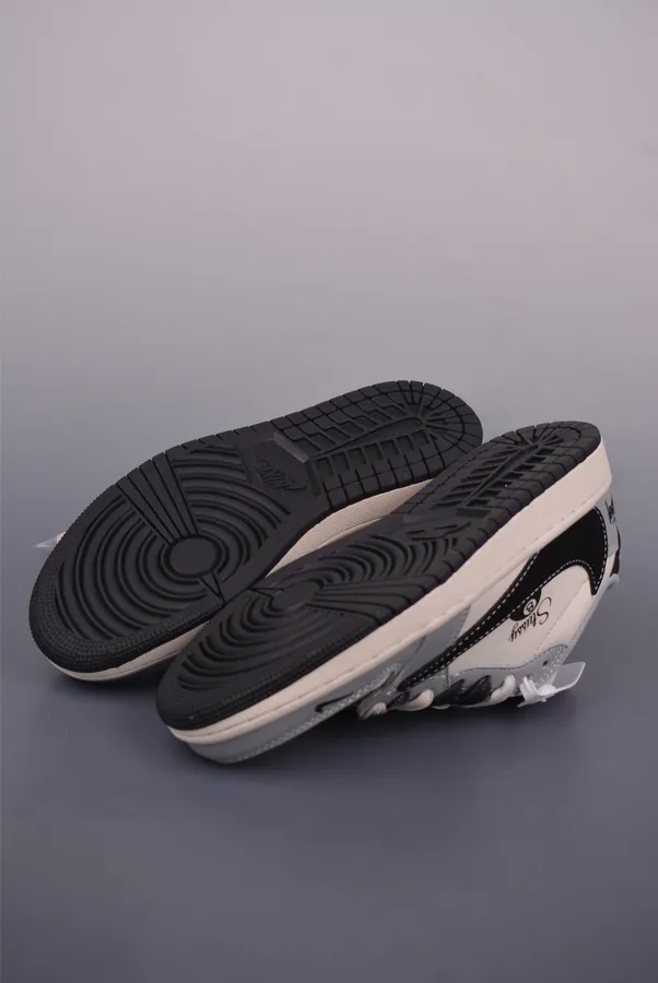 Fraent x Travis Scott x Black 8 Air 1 Low Triple Collaboration Sneaker
