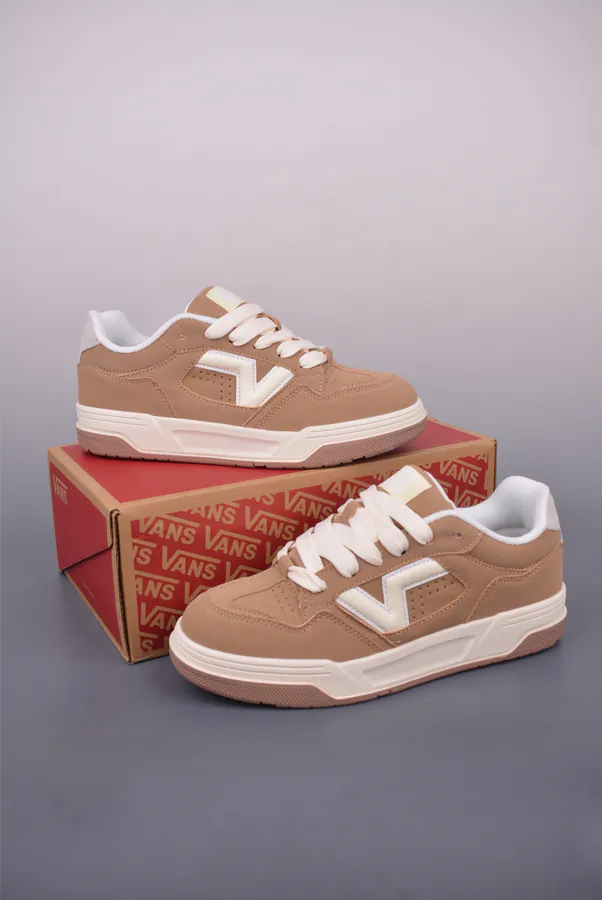 VAN Upland Brown Vintage Style Sneaker