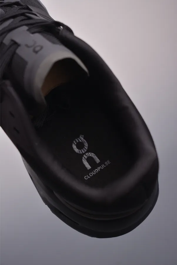 On Cloudtilt 2 Waterproof Urban Adventure Running Shoes