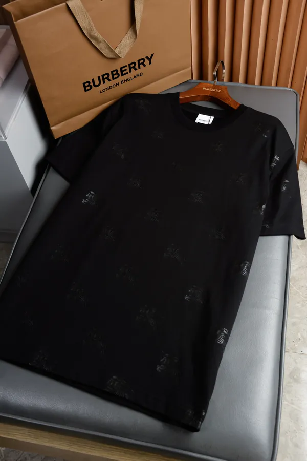 Burberry Horse Rider Logo Print T Shirt