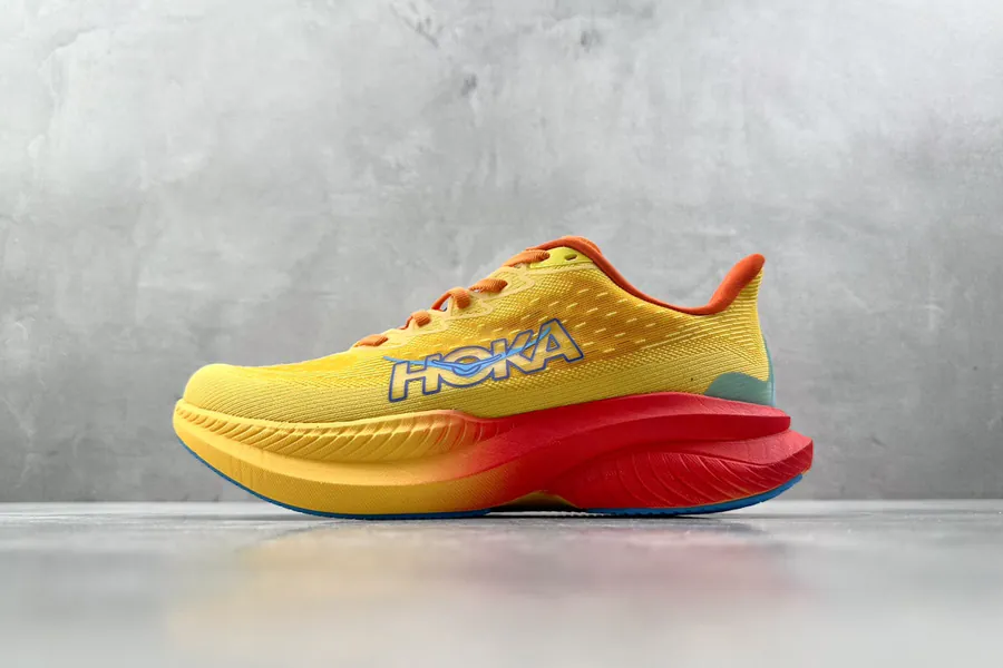 HOKA ONE ONE Tor Ultra Yellow