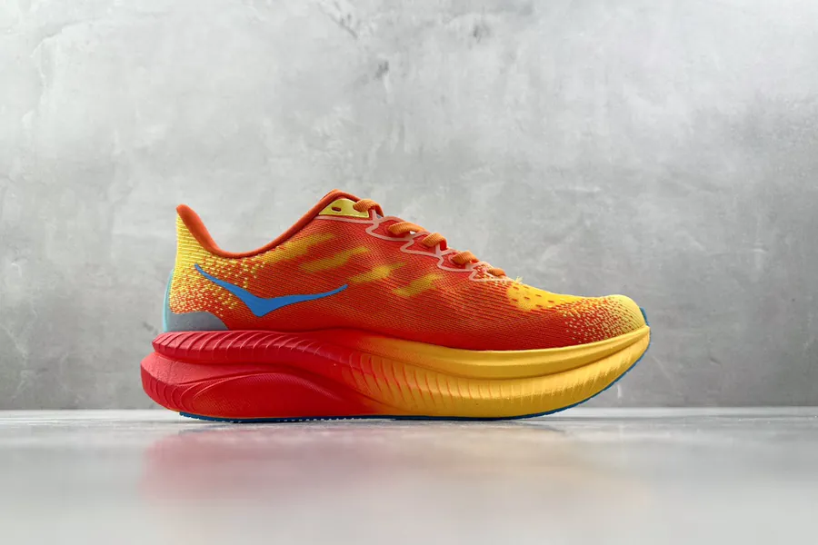 HOKA ONE ONE Tor Ultra Yellow