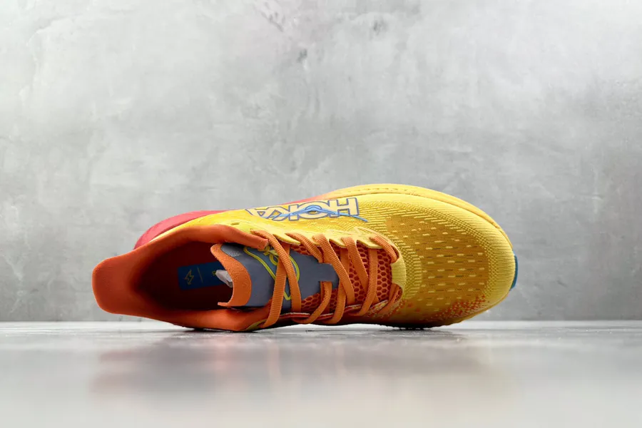 HOKA ONE ONE Tor Ultra Yellow