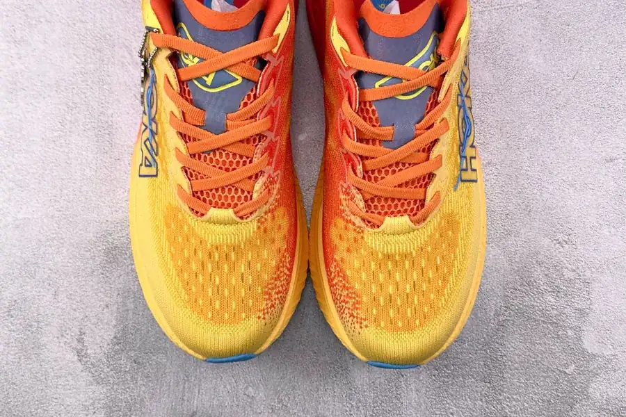 HOKA ONE ONE Tor Ultra Yellow