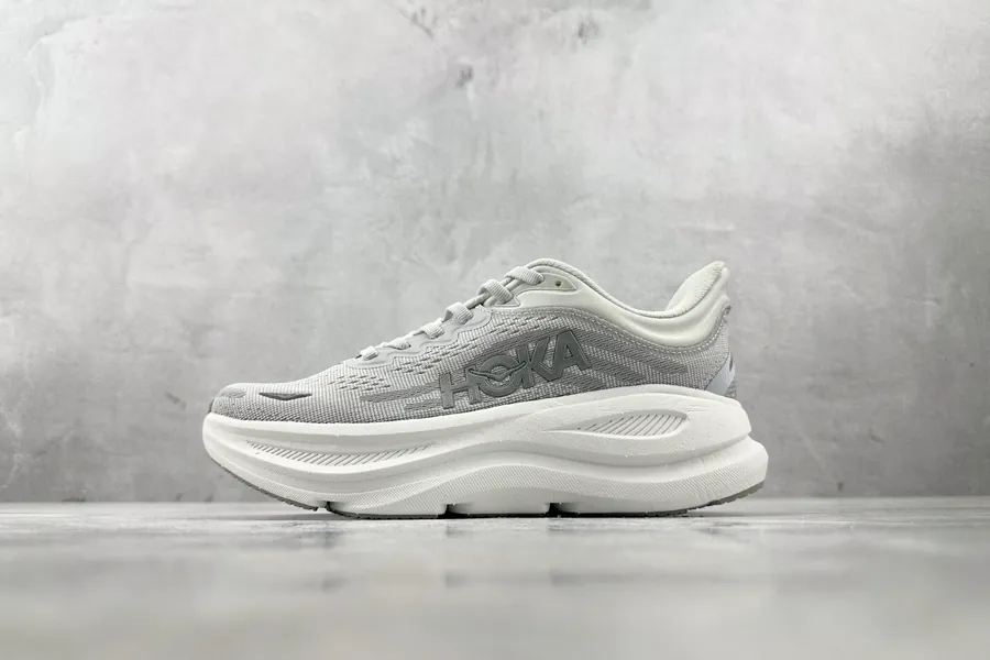HOKA ONE ONE Bondi 9 in Star Dust Silver