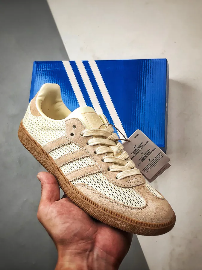 AD Originals Samba OG in Ivory