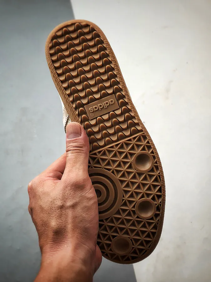 AD Originals Samba OG in Ivory