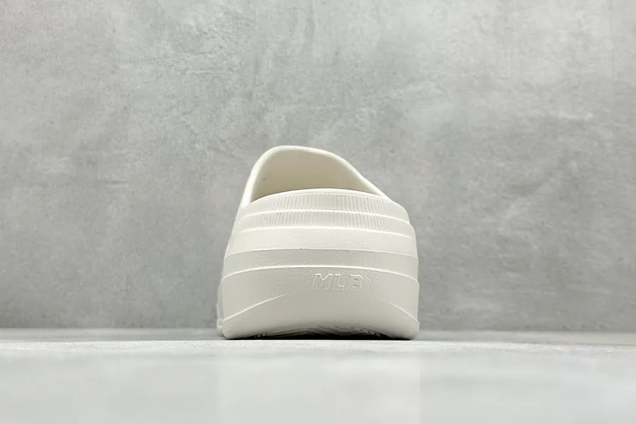 MLB Chunky Bouncer Clog Sandal Comfortable and Versatile