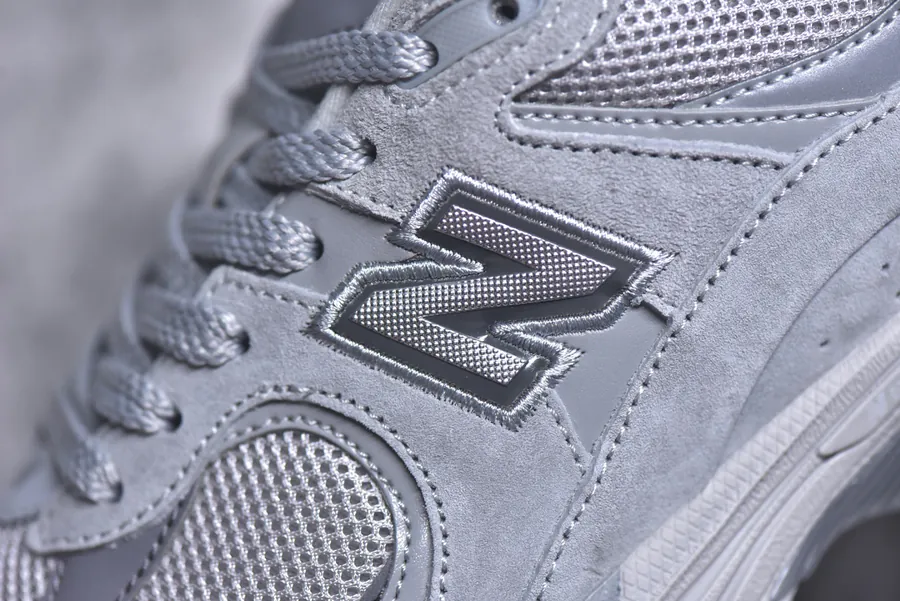 NB Retro Casual Running Shoes with Authentic Material