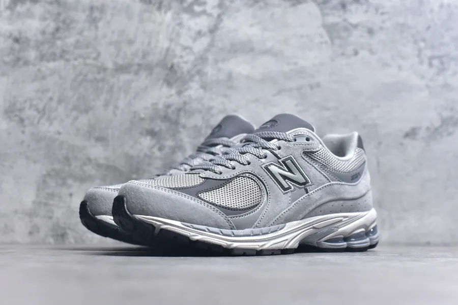 NB Exclusive Retro Running Shoes