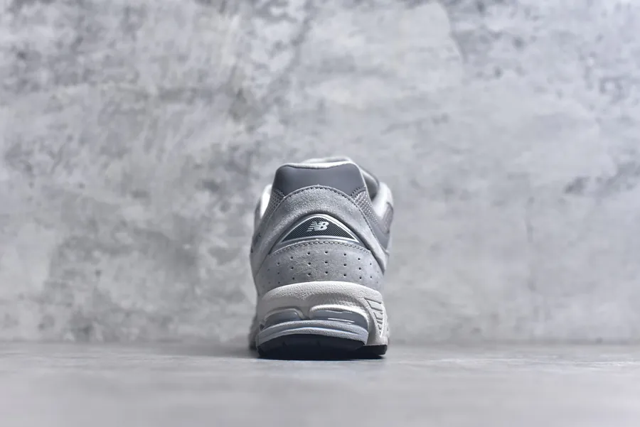 NB Exclusive Retro Running Shoes