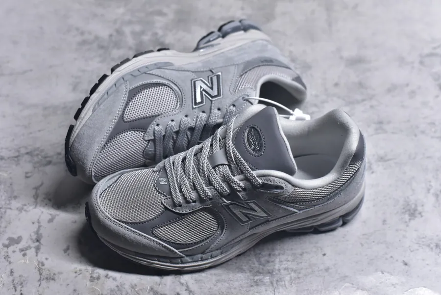 NB Exclusive Retro Running Shoes