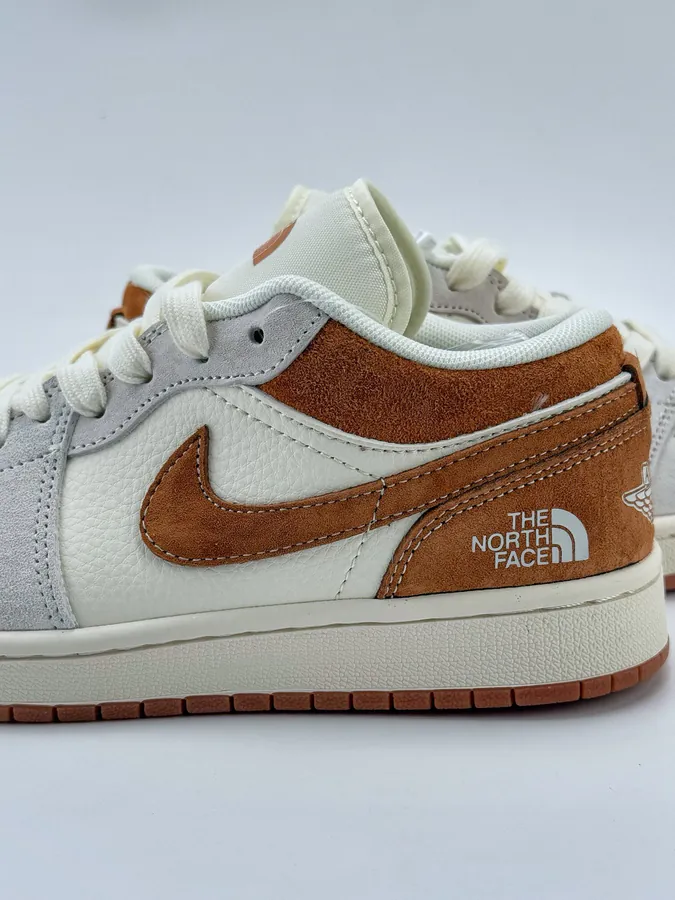Air 1 Retro Low x The North Face White Brown Small Hook